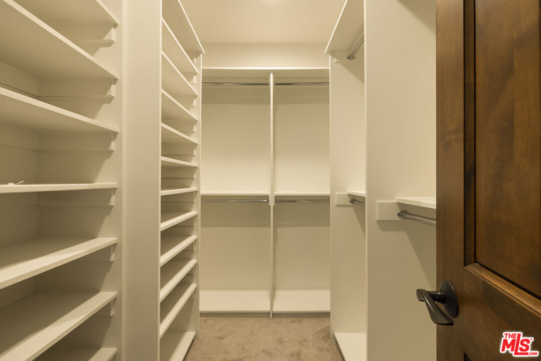 2255 Fox Hills Dr Unit: 100