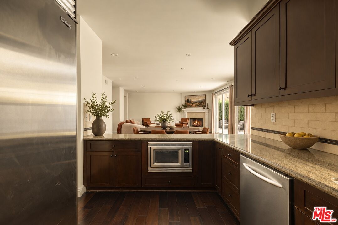 2255 Fox Hills Dr Unit: 100