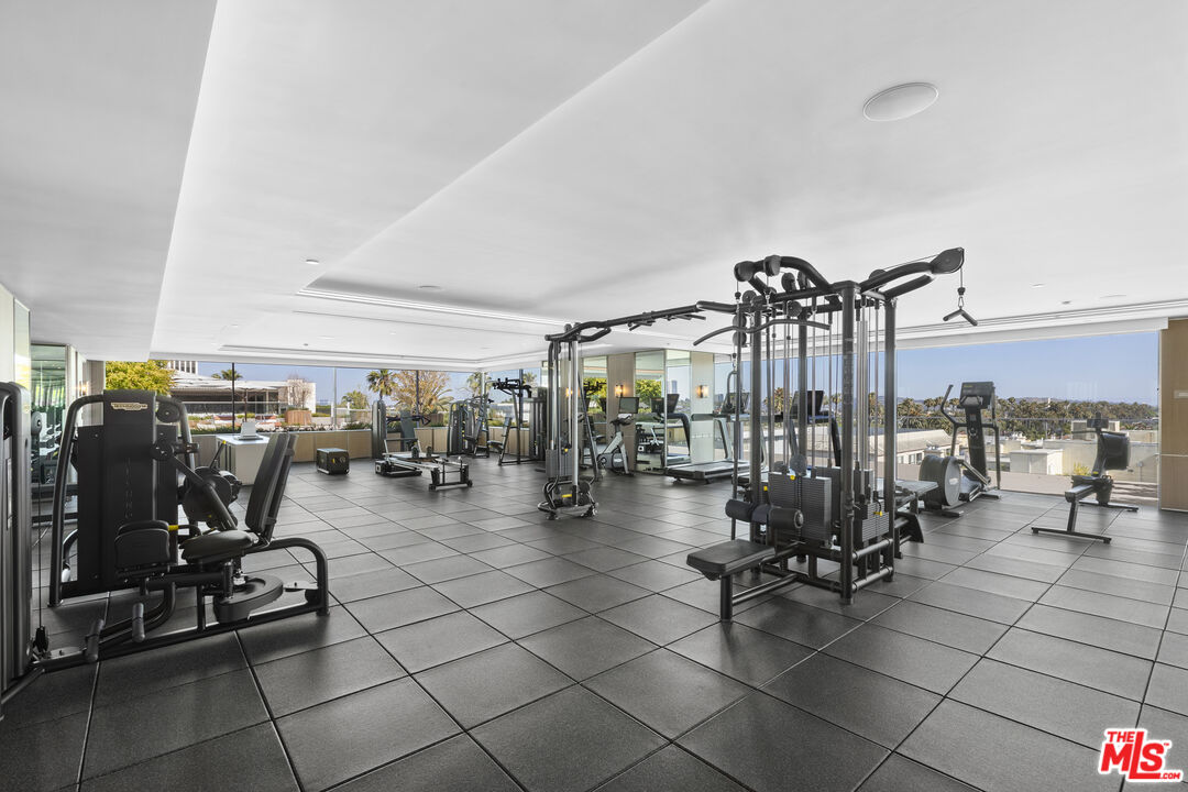 9200 Wilshire Blvd Unit: 204W