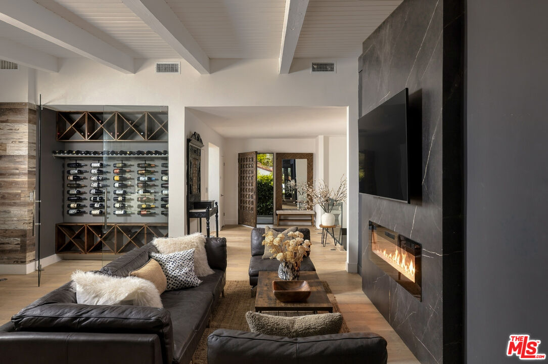 344 Arno Way