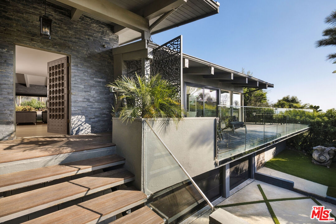 344 Arno Way