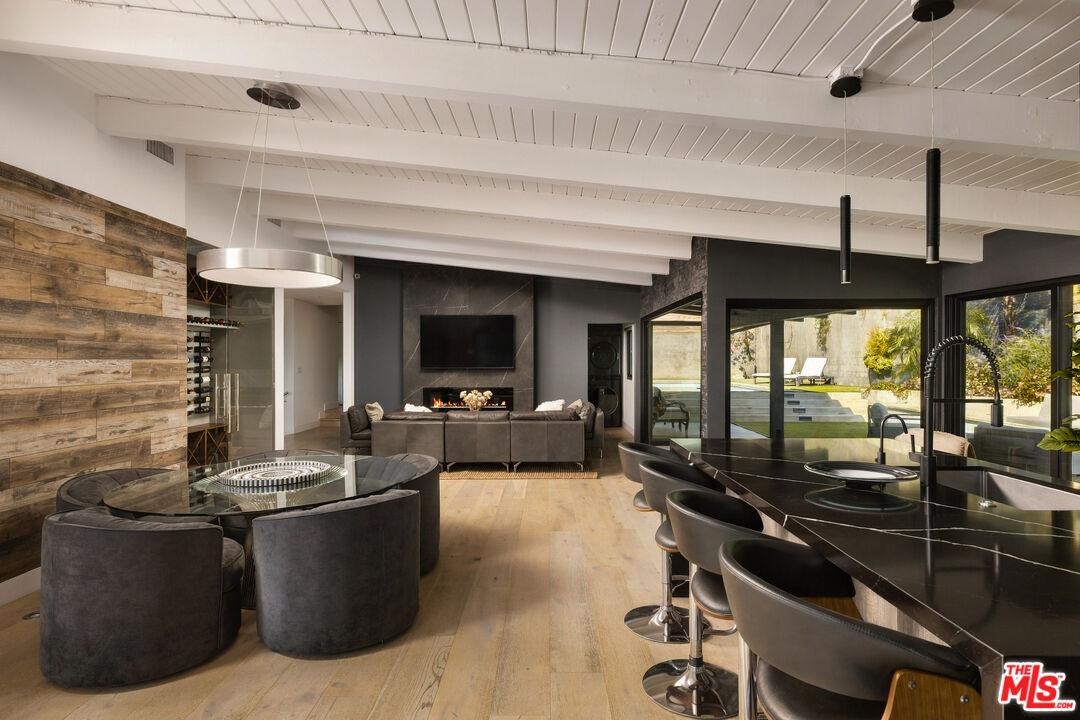 344 Arno Way
