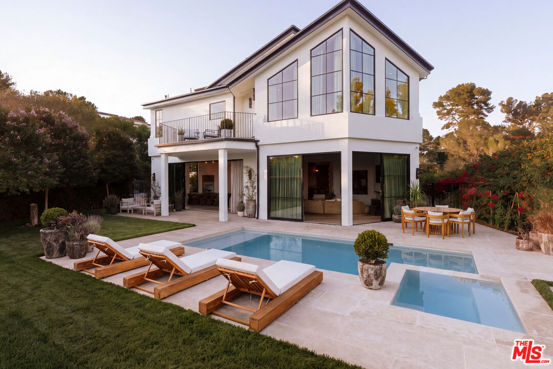 1122 La Altura Rd
