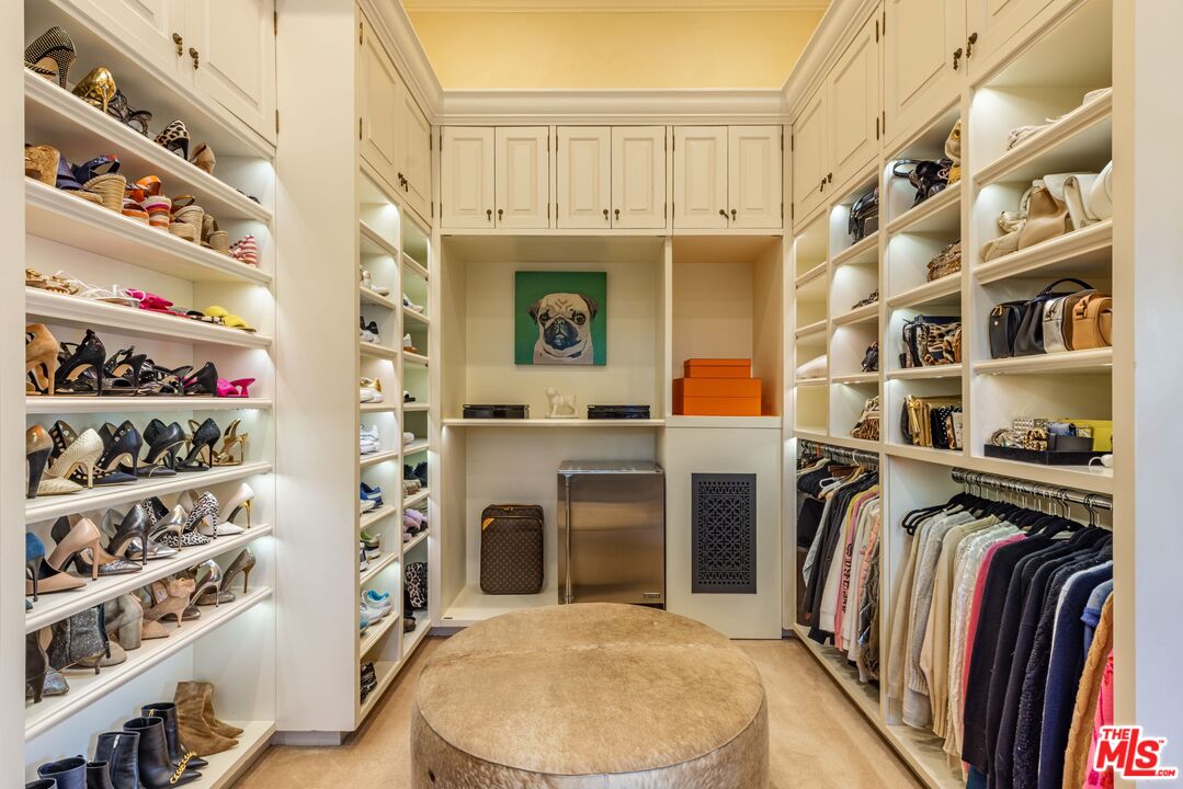 77 Beverly Park Ln