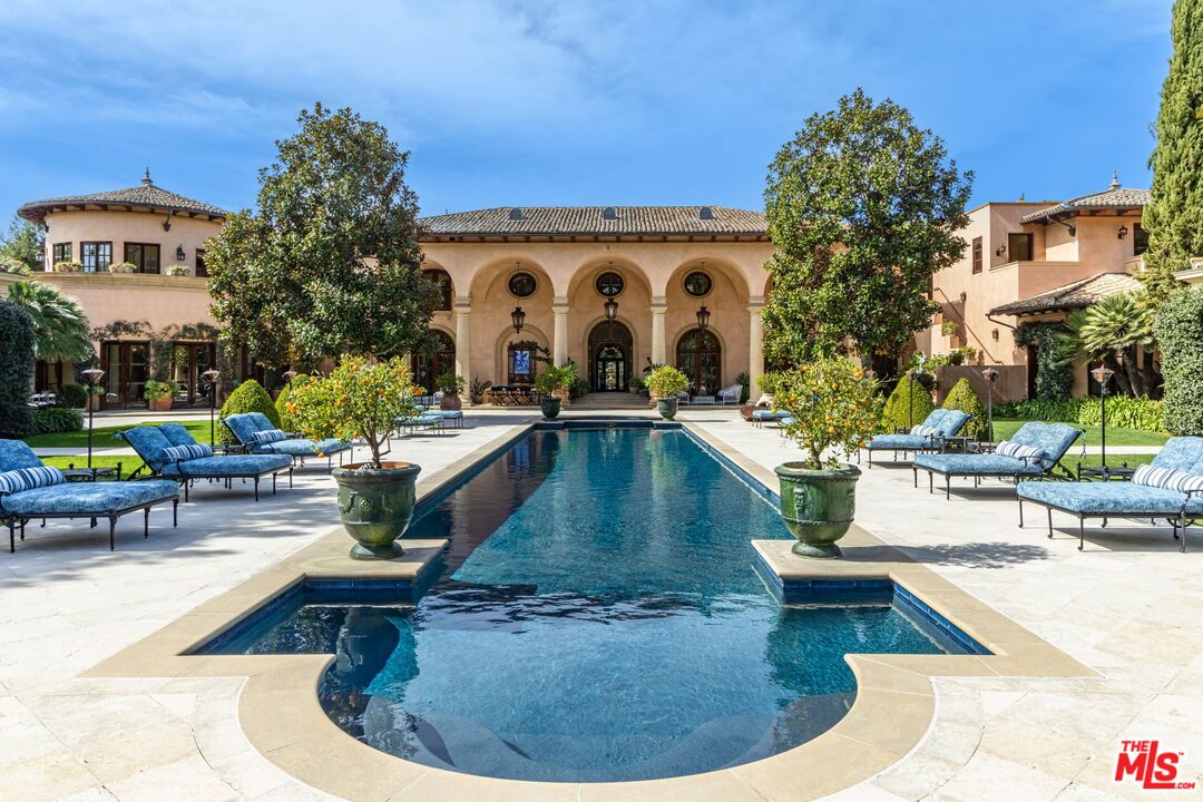 77 Beverly Park Ln