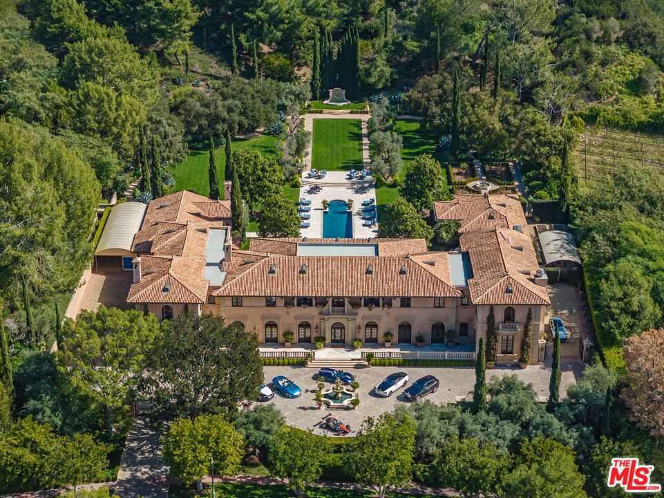 77 Beverly Park Ln