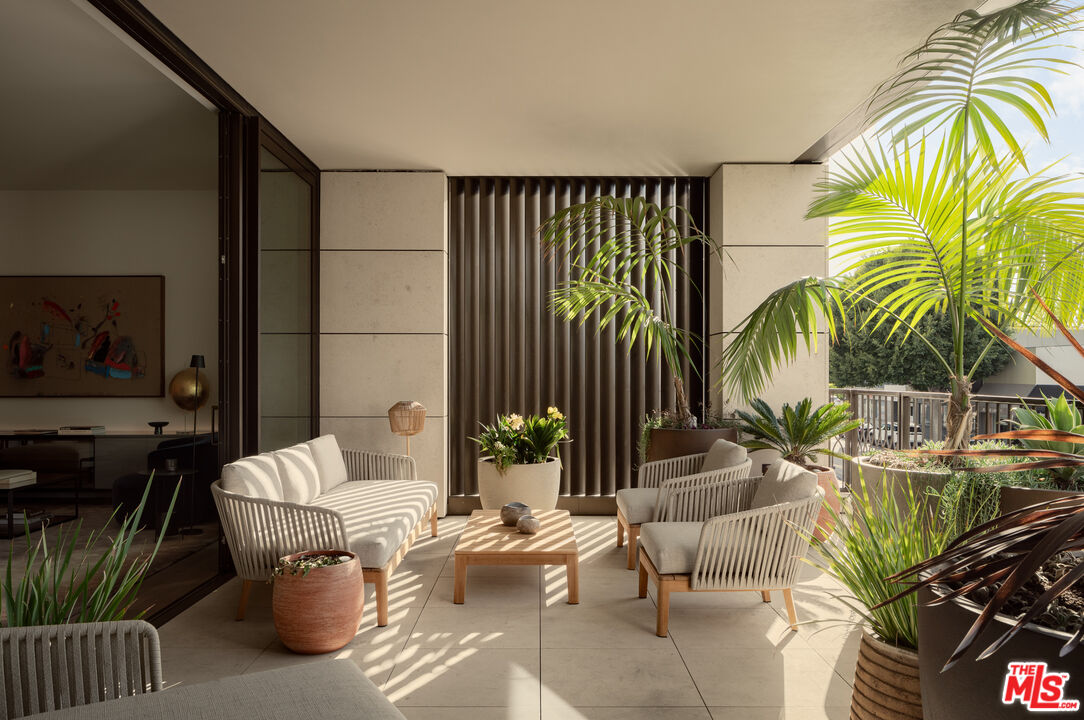 9900 S Santa Monica Blvd Unit: 3D
