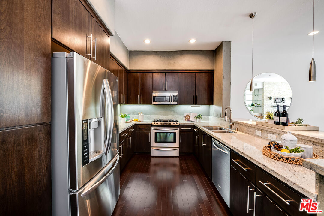 10878 Bloomfield St Unit: 406