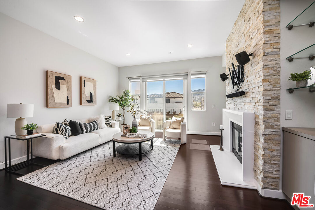 10878 Bloomfield St Unit: 406