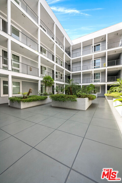 10878 Bloomfield St Unit: 406