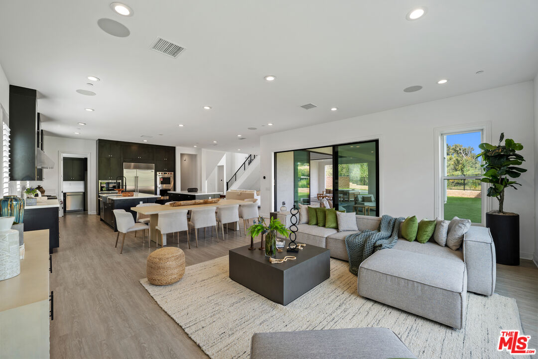 10615 Wood Briar Ct