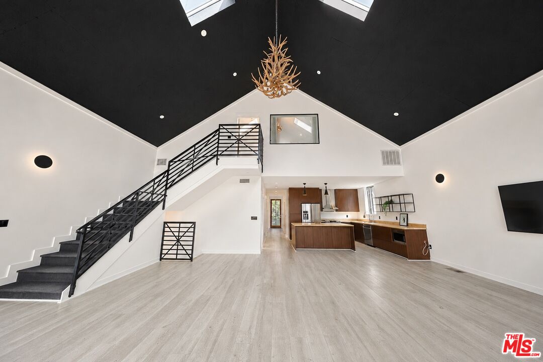 2230 Glendale Blvd