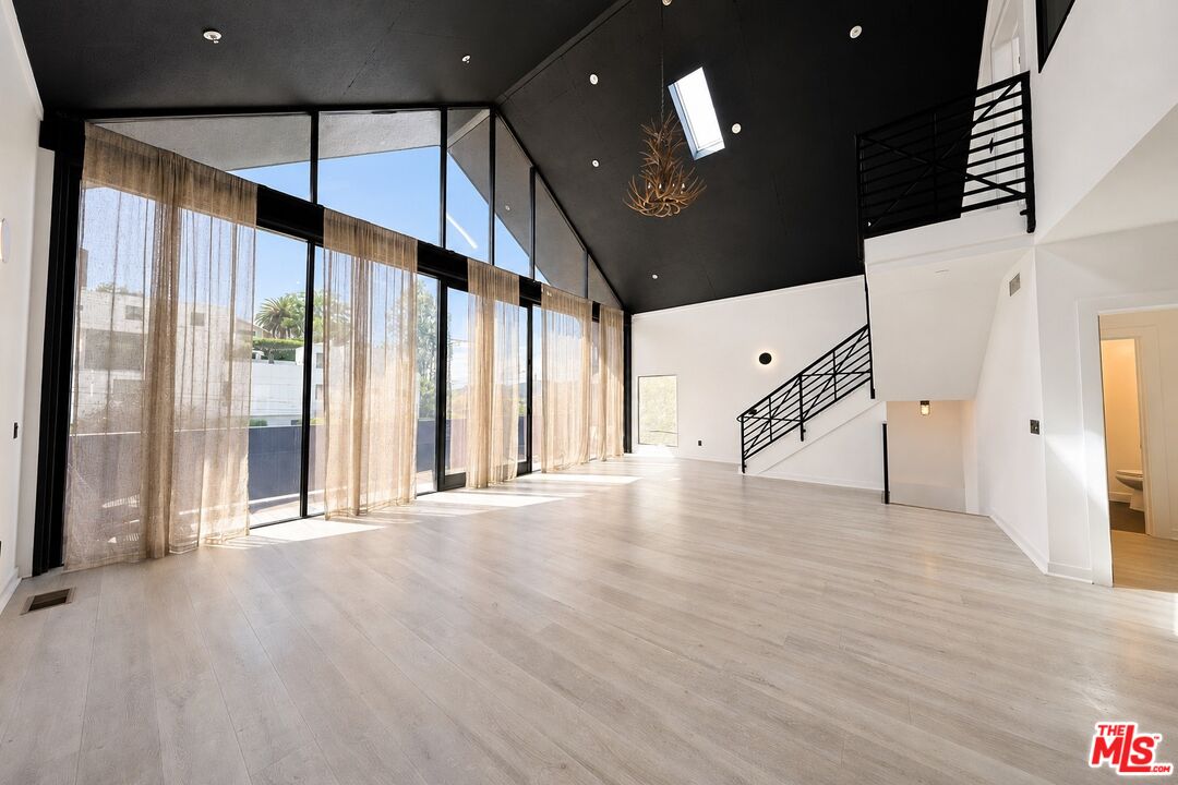 2230 Glendale Blvd