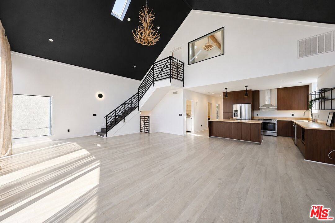 2230 Glendale Blvd