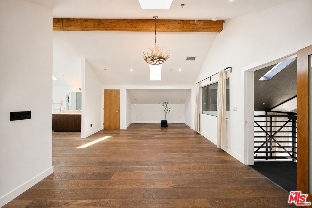 2230 Glendale Blvd