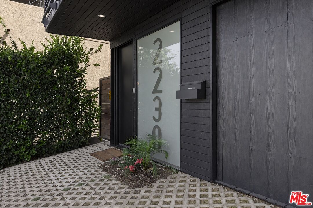 2230 Glendale Blvd