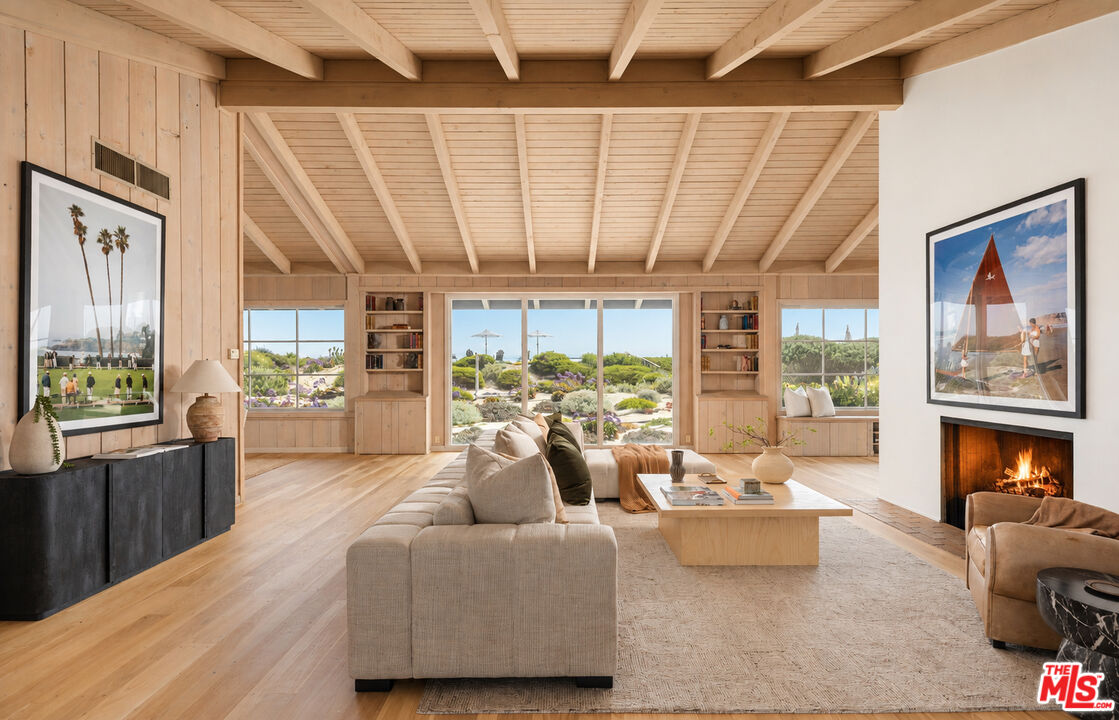 4217 Avenue Del Mar