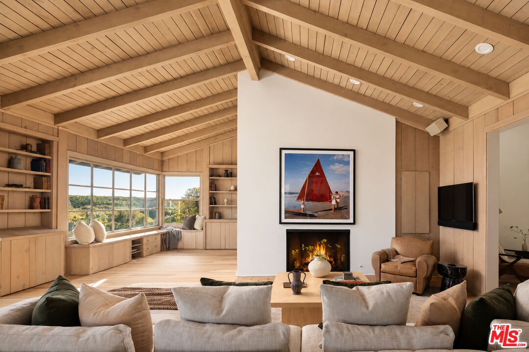 4217 Avenue Del Mar