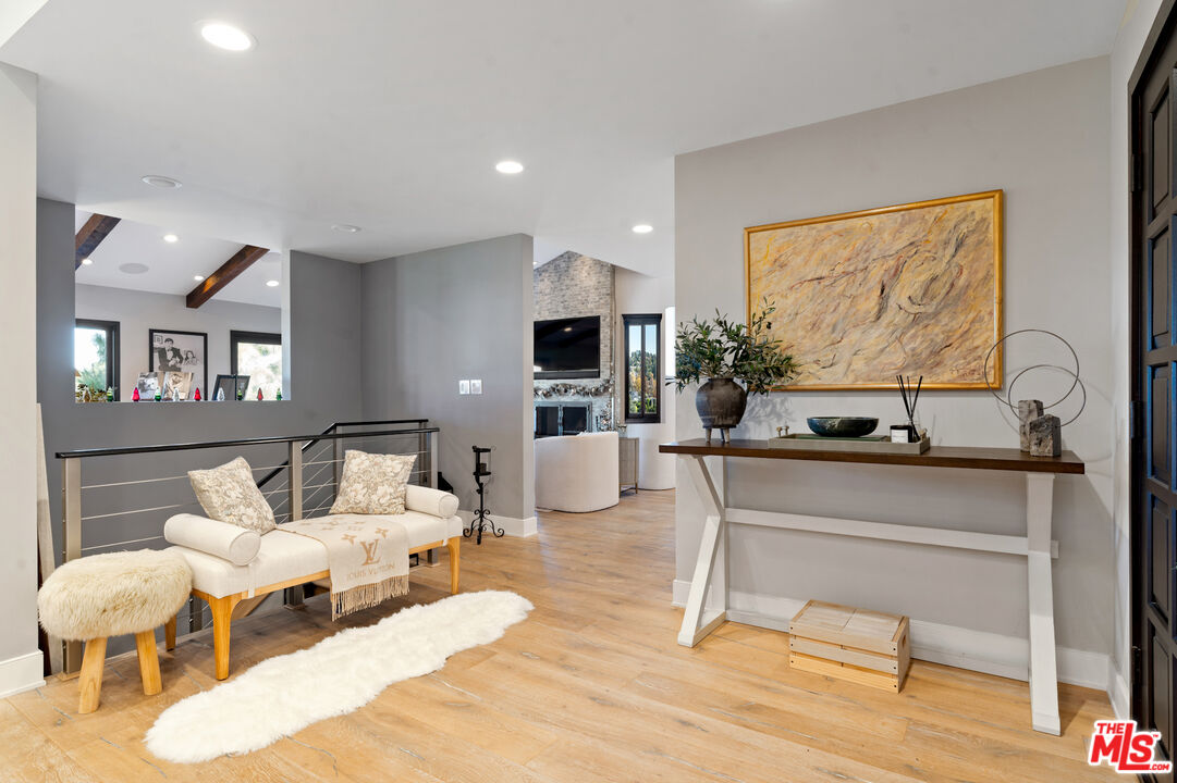 4920 Llano Dr