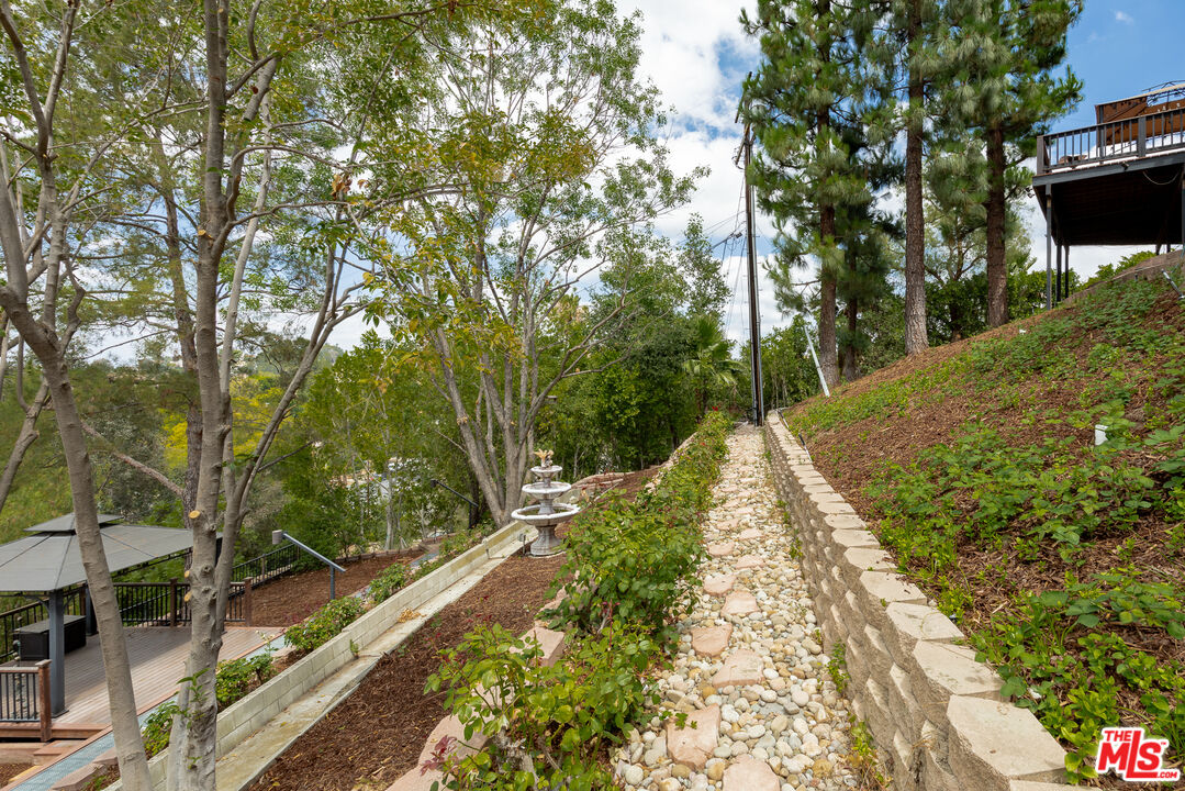 4920 Llano Dr