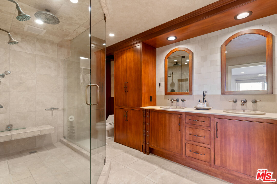 4920 Llano Dr