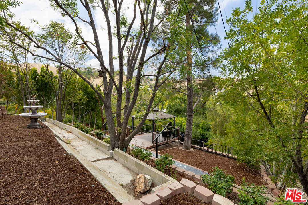 4920 Llano Dr