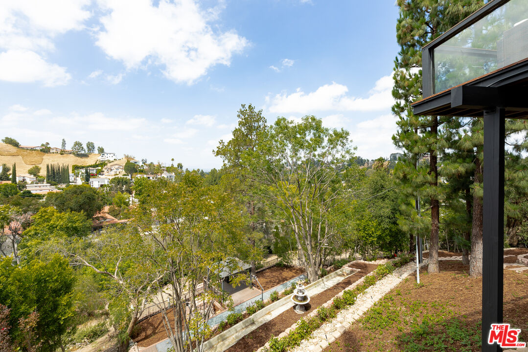 4920 Llano Dr