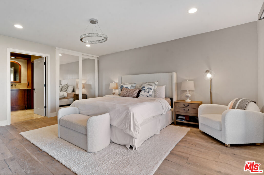 4920 Llano Dr