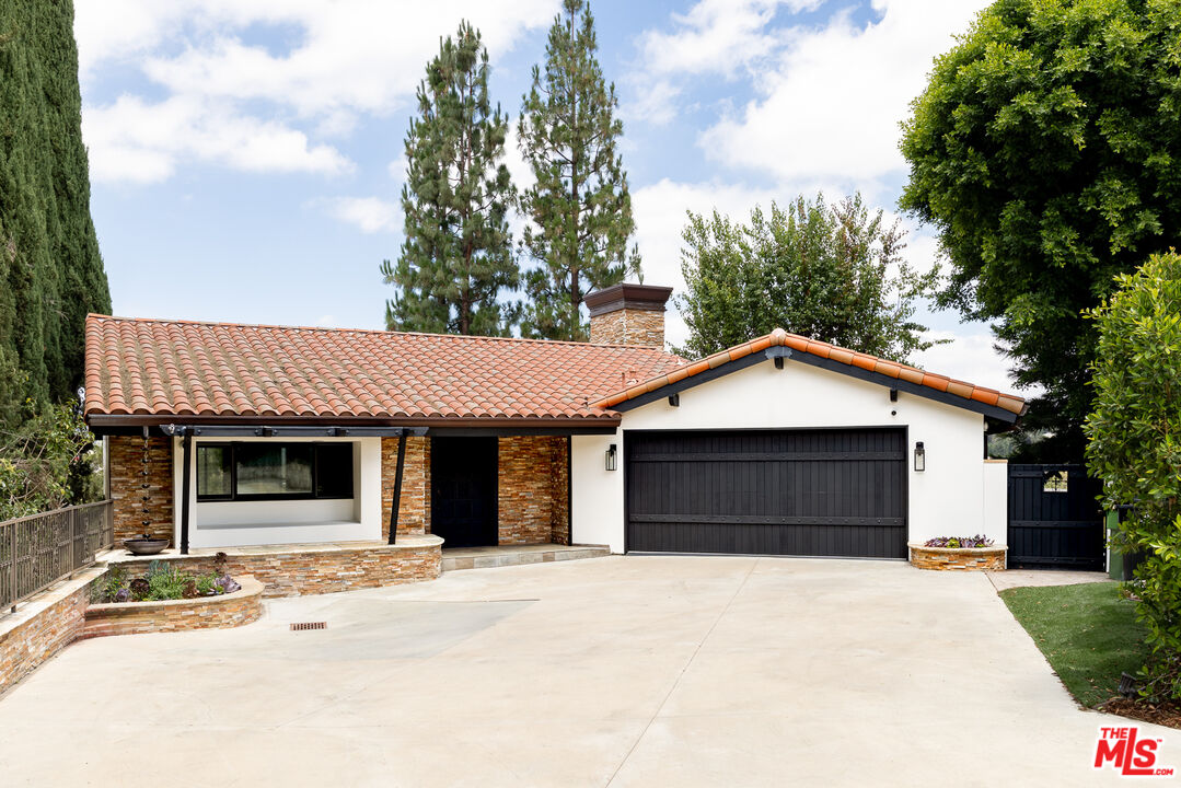 4920 Llano Dr