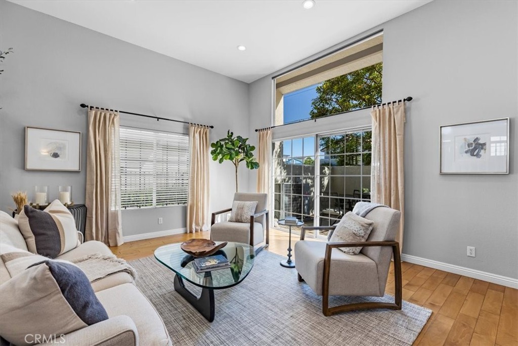 2007 Perry Avenue 3