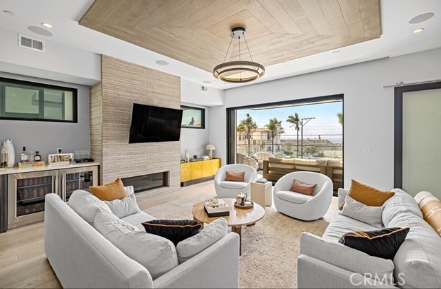 1610 Loma Drive