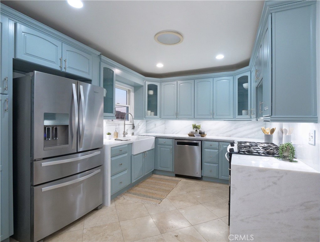 828 W 22nd Street