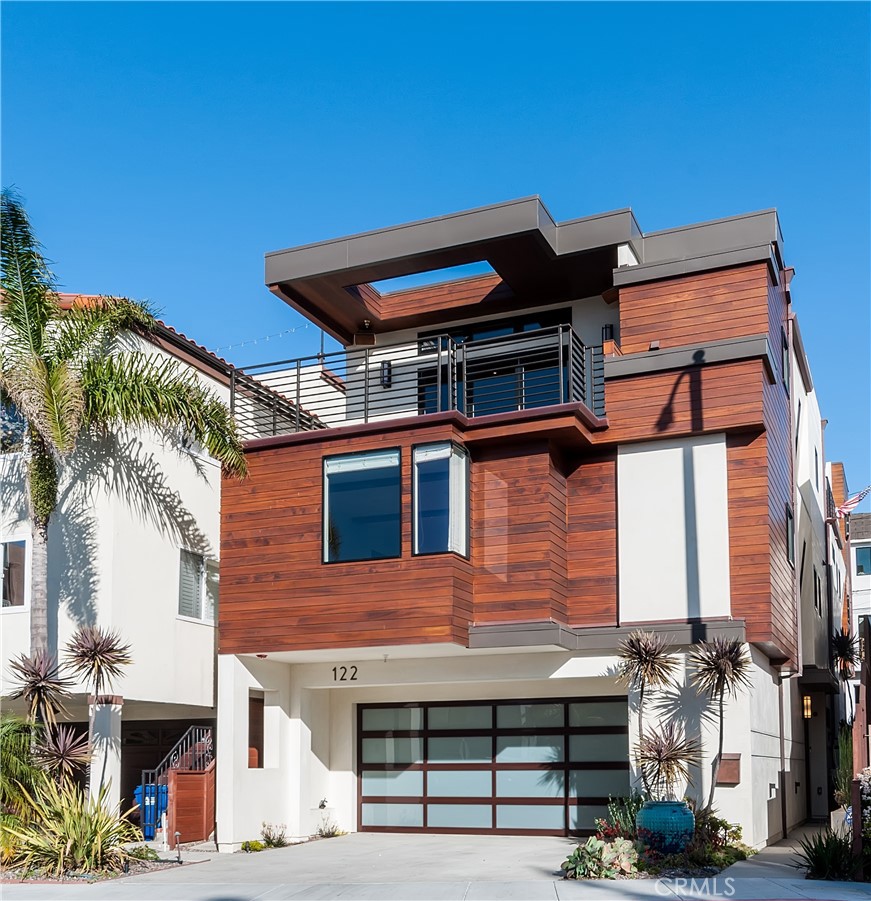 122 Manhattan Avenue