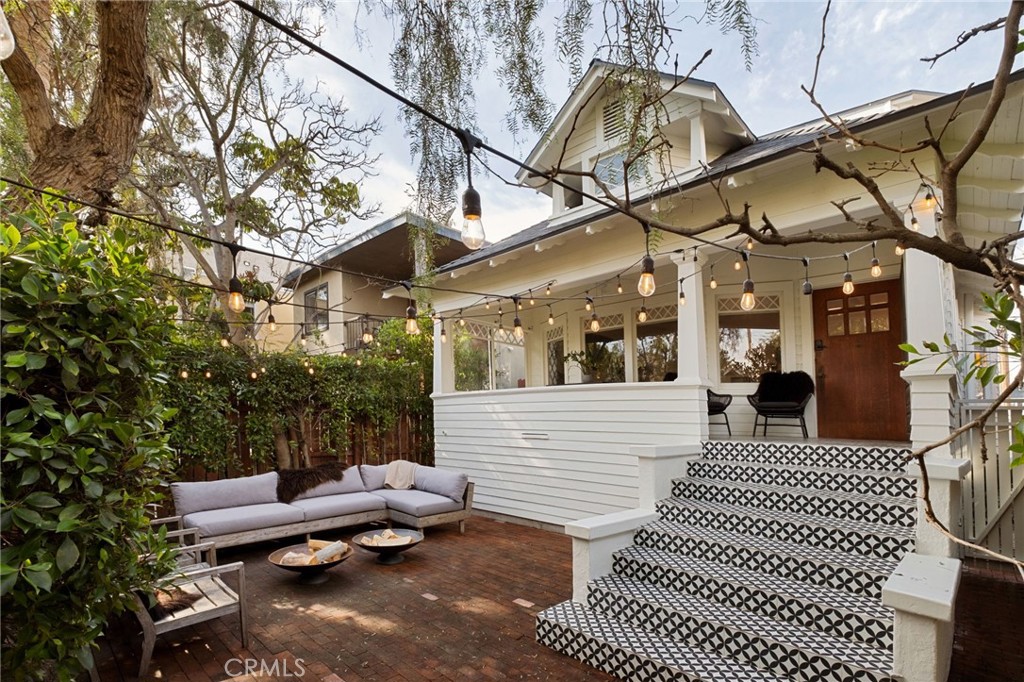 123 Breeze Ave