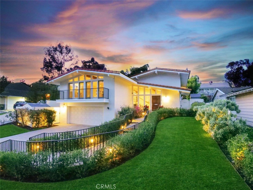 3005 Palos Verdes Drive N
