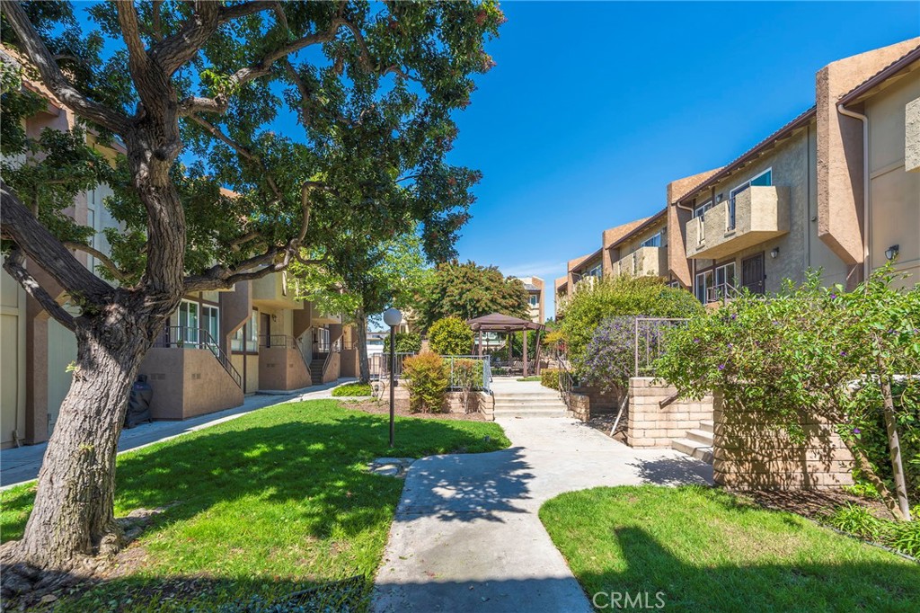 2254 Gaviota Avenue 17