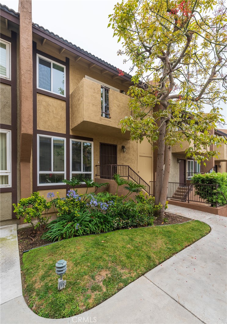 2254 Gaviota Avenue 11