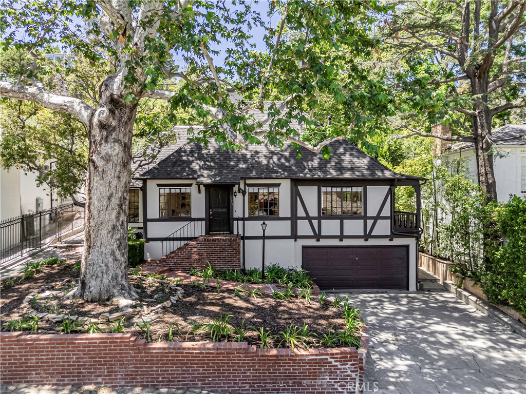3975 Van Noord Avenue