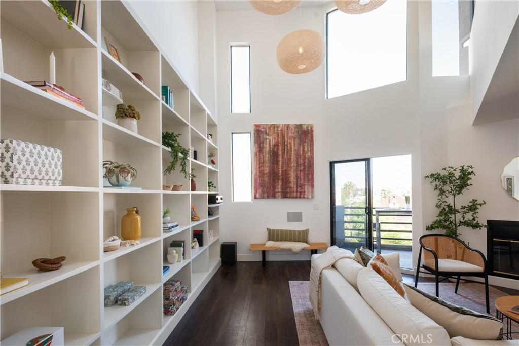 1830 N Alvarado Street 14