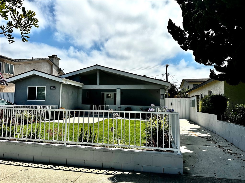 2602 Apple Avenue
