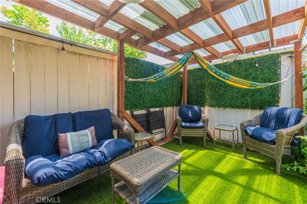 22329 Harbor Ridge