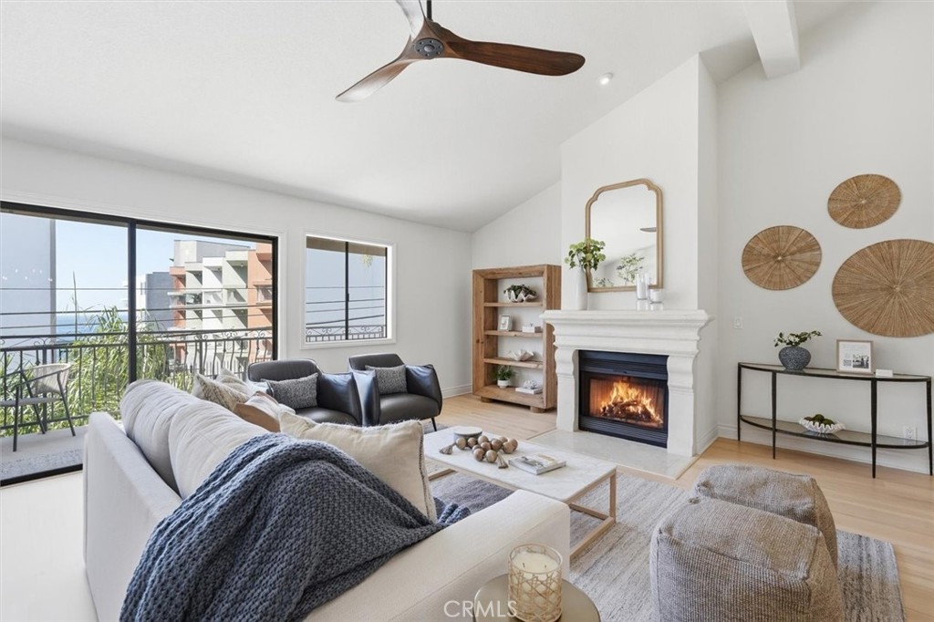 1301 S Catalina L