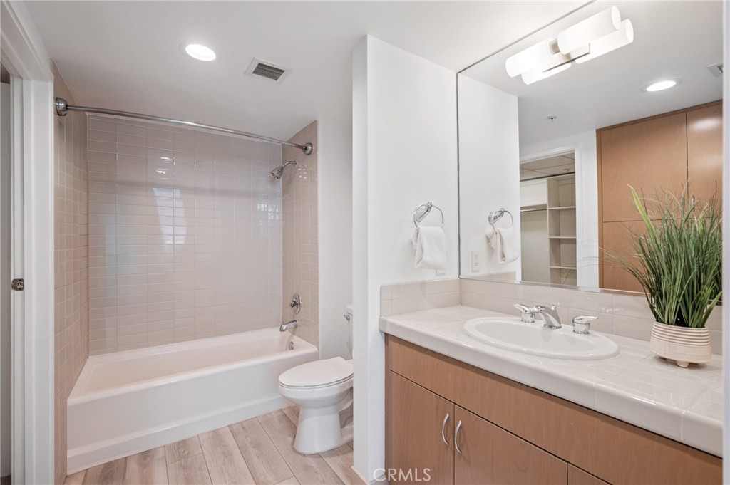 13700 Marina Pointe 611