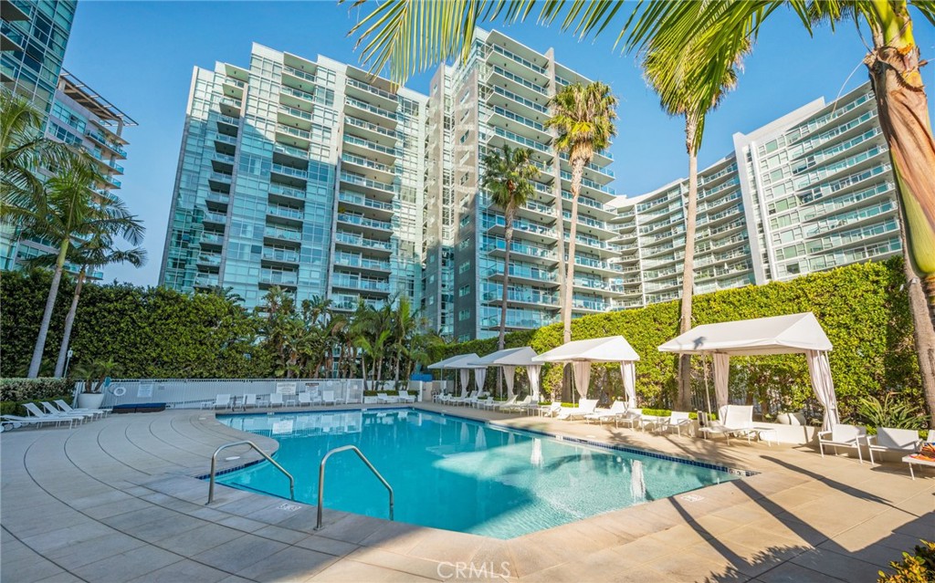 13700 Marina Pointe 611