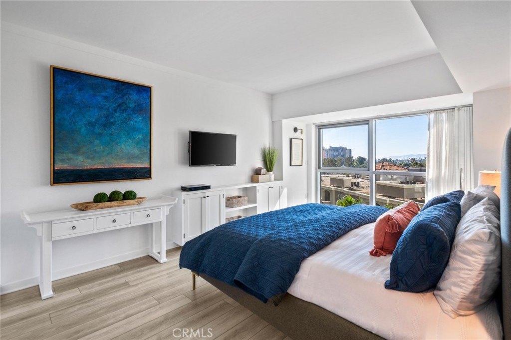 13700 Marina Pointe 611