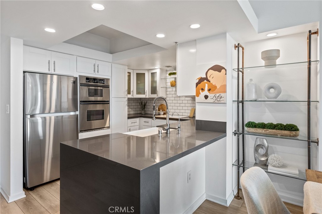 13700 Marina Pointe 611