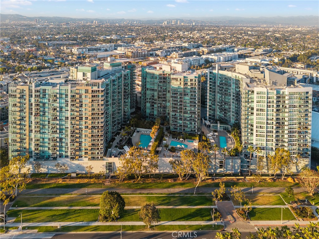 13700 Marina Pointe 611