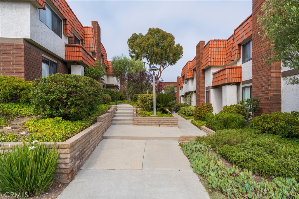 28033 Ridgebluff Court