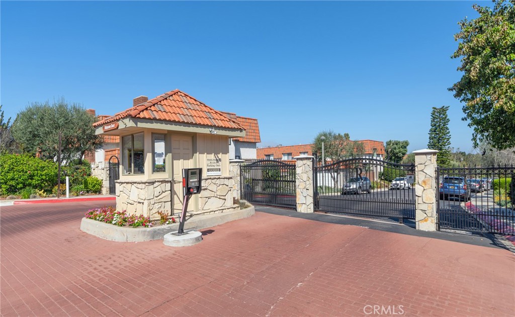 28033 Ridgebluff Court