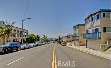 637 Manhattan Beach Boulevard
